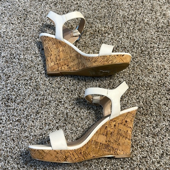 Charles by Charles David White & Cork Sandals, Size 7M, Like New - Picture 5 of 8